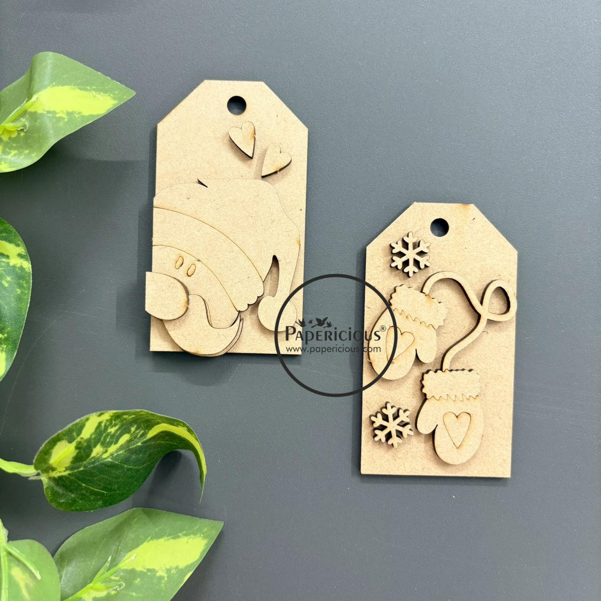 Christmas Tag - Santa & Gloves